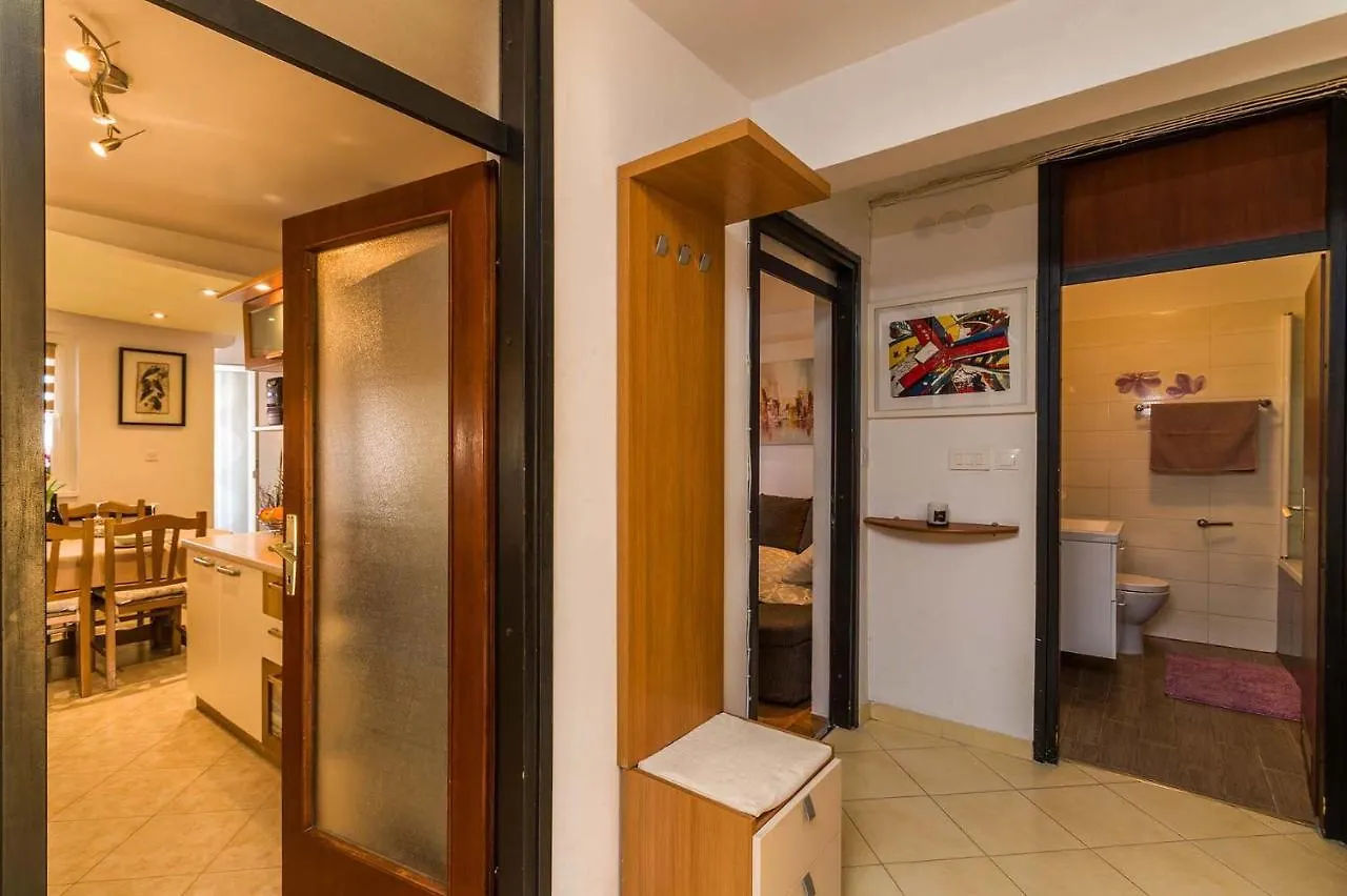Apartment Many